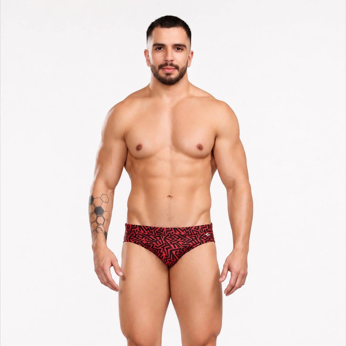 Brief Grecas Rojo, vista frontal – EQUAL Swimwear, traje de baño para hombre