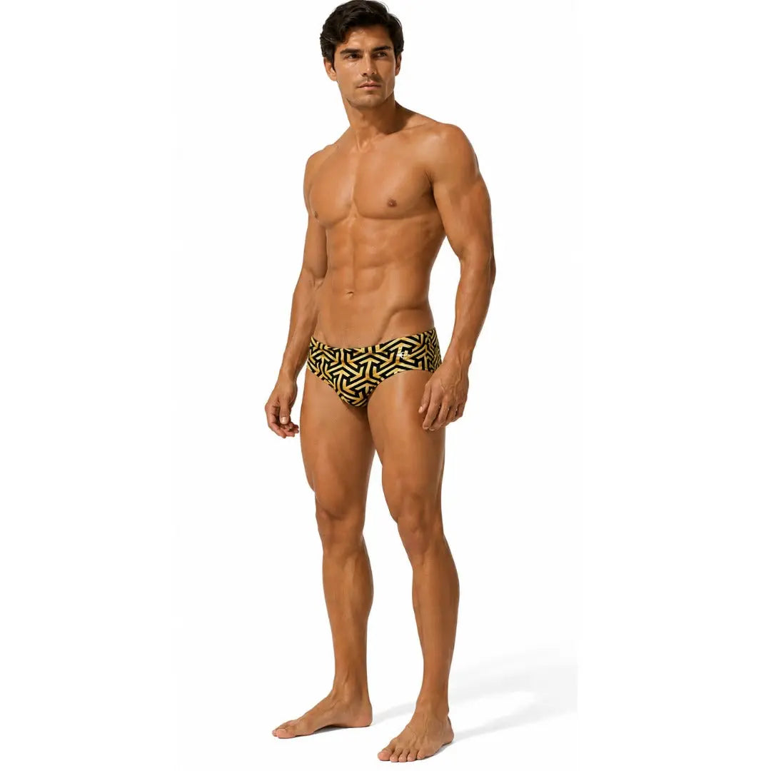 Brief Black & Gold hombre, detalle de tela y estampado dorado – EQUAL Swimwear