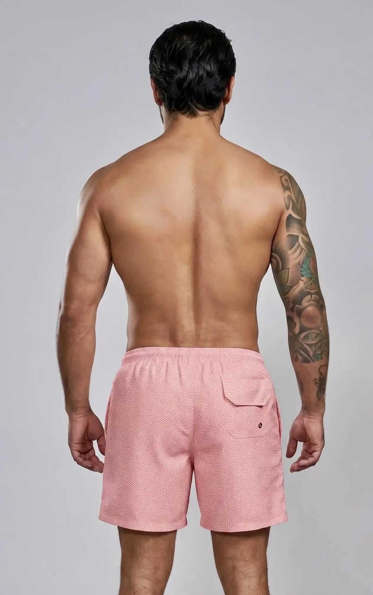 Short Geométrico Salmón hombre en la playa – EQUAL Swimwear