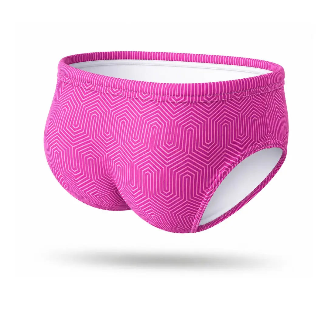 Brief Fresh modelo en la playa – Equal Swimwear, bañador para hombre para playa y alberca