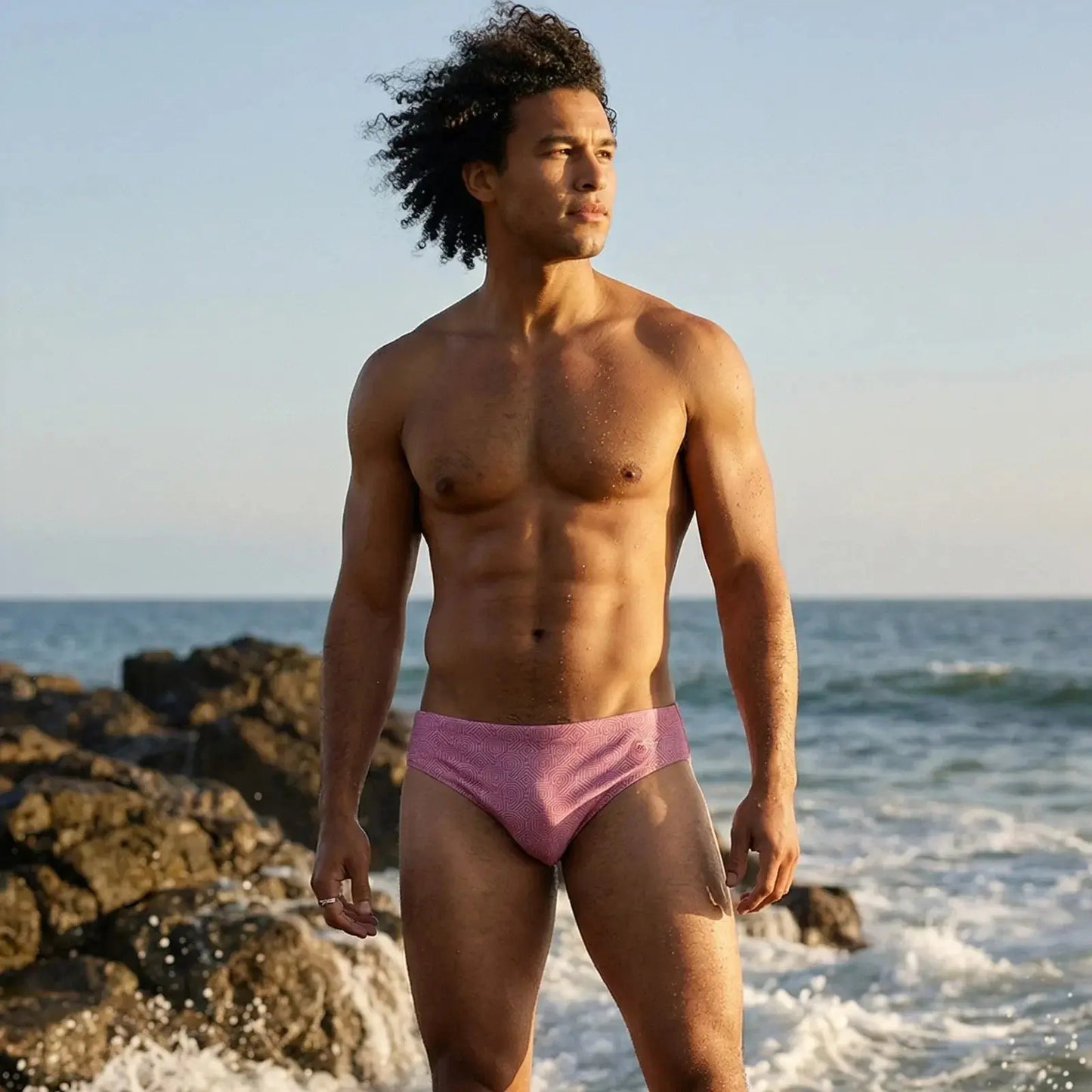 Brief Geométrico Salmón Equal Swimwear, patrón geométrico color salmón, tela premium secado rápido