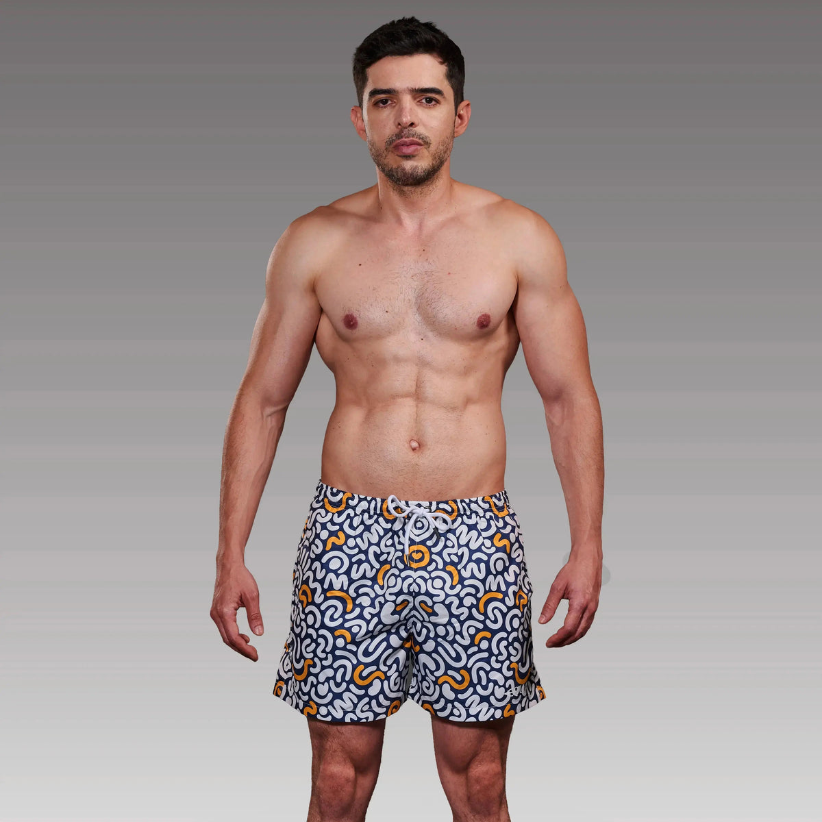 Short Laberinto hombre, detalle de estampado gráfico – EQUAL Swimwear