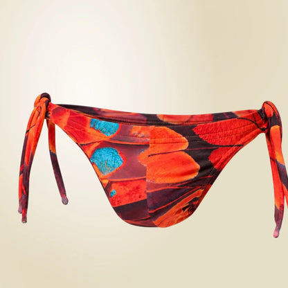 Bikini Essence modelo en la playa – Equal Swimwear, bañador para hombre para playa y alberca