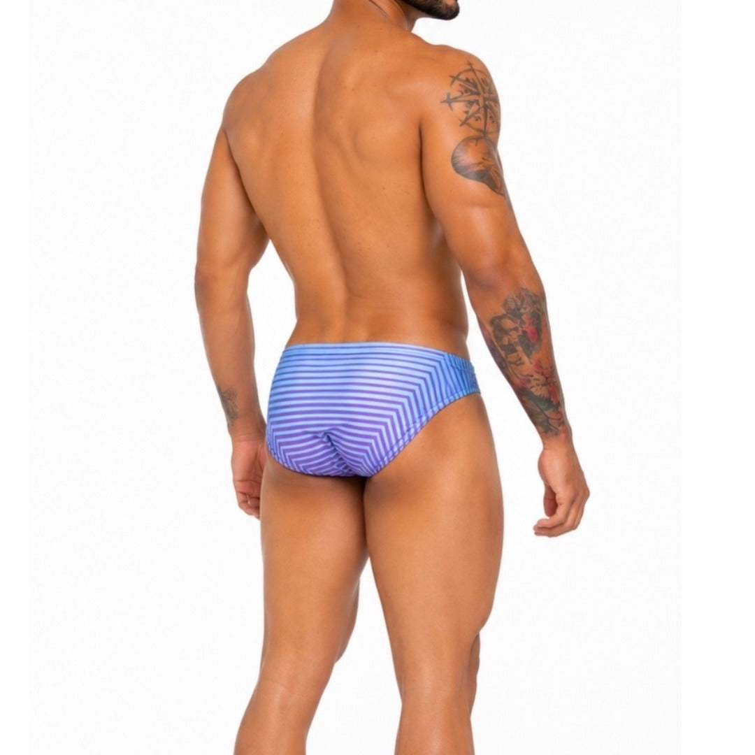 Bikini Lines Lila en modelo, vista trasera | Equal Swimwear