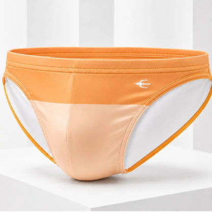Bikini Tricolor look completo junto a la alberca – Equal Swimwear, ropa de playa para hombre