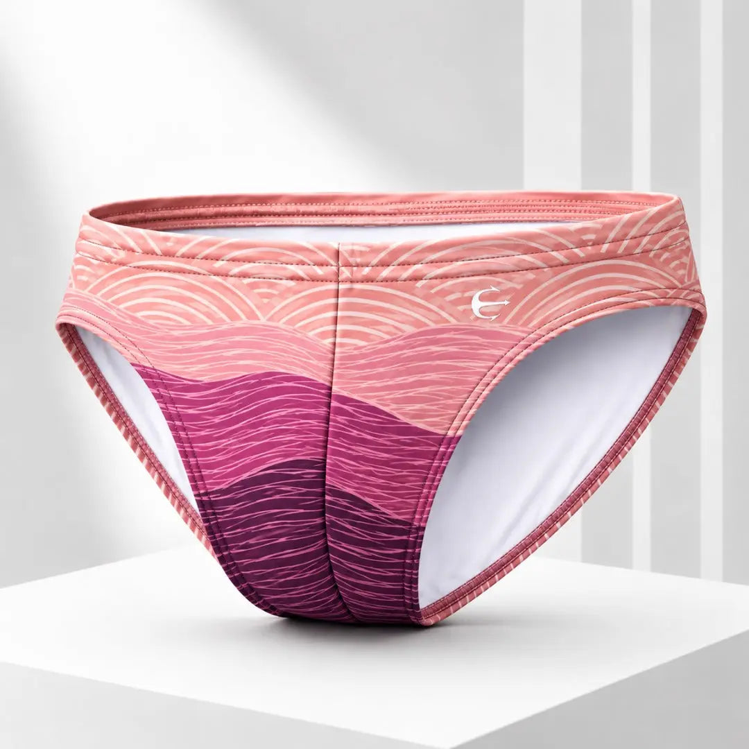 Bikini Wave modelo en la playa – Equal Swimwear, bañador para hombre para playa y alberca