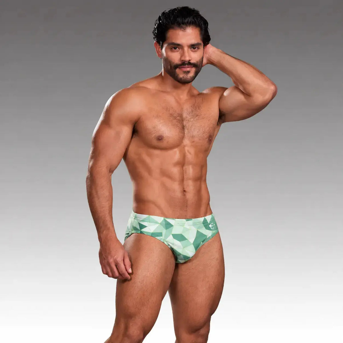 Brief Prisma Verde Claro, modelo de producto – EQUAL Swimwear