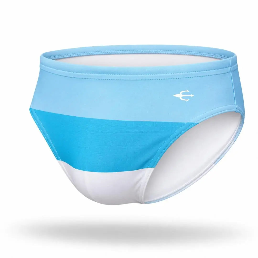 Brief Tricolor Azul hombre, vista en primer plano con color block – EQUAL Swimwear