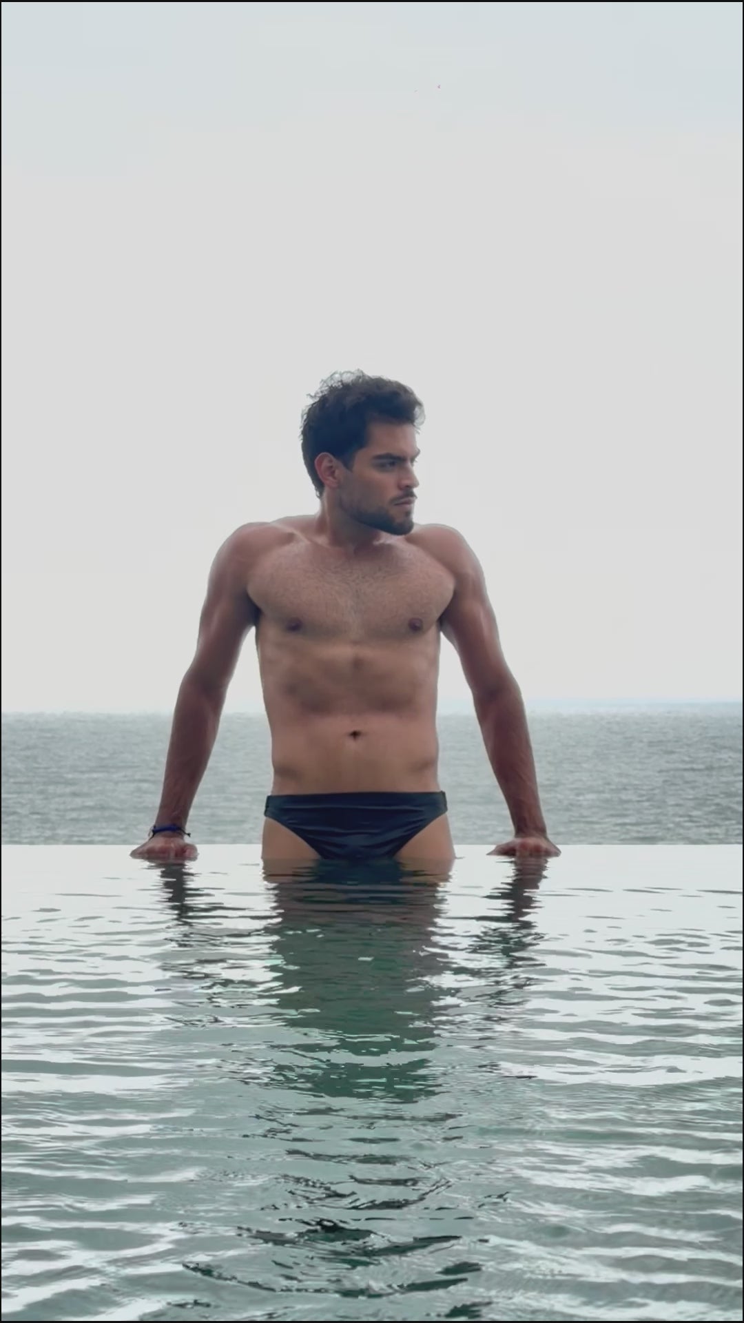 Bikini Iconic Negro Equal Swimwear - video demostrativo