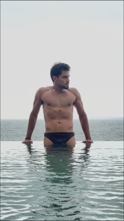 Bikini Iconic Negro Equal Swimwear - video demostrativo