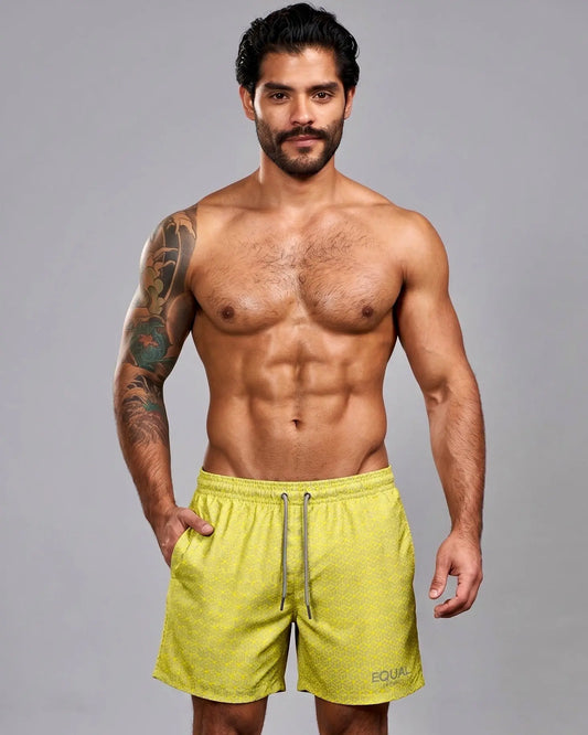 Short Cubos Amarillo vista de producto – Equal Swimwear, bañador resistente al cloro