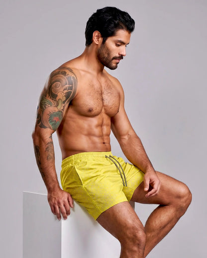 Short Cubos Amarillo detalle del estampado – Equal Swimwear, ropa de playa para hombre